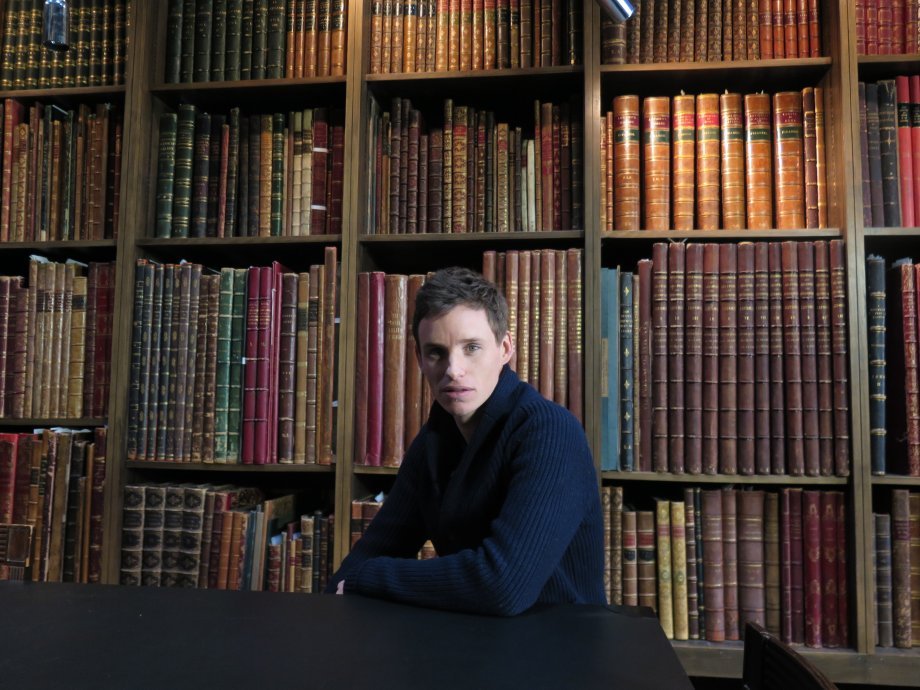 Eddie Redmayne on the set of Margy Kinmonth's film WAR ART with Eddie Redmayne. Photograph © www.foxtrotfilms.com